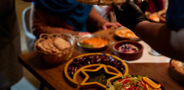 Lass uns zu<br>Abend essen